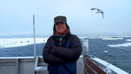 ...and an excellent marine infrastructure ; here Susan on our Hokkaido boat to look for sea eagles.