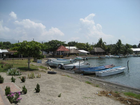 Around the sleepy fishing village of Boca del Cielo we may find...  (jb)