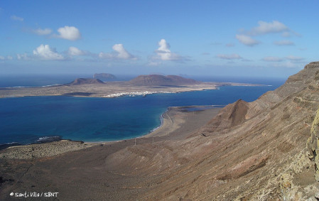 La Graciosa island seen from Mirador del R&iacute;o viewpoint (Lanzarote)